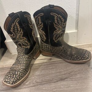 Justin’s Black and Tan Western Cowboy Boots